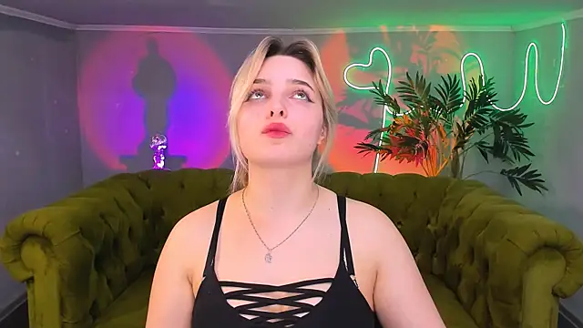 Snapshot of tendermeow chatting on 02-05-25, 04:36 tendermeow online show from 02-05-25, 04:36