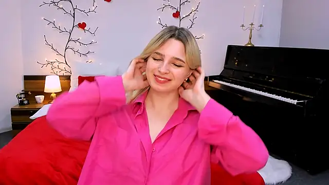 Snapshot of tendermeow chatting on 03-08-25, 02:23 tendermeow online show from 03-08-25, 02:23