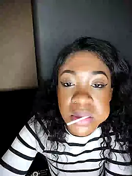 Snapshot of pixie-na chatting on 10-27-25, 07:29 pixie-na online show from 10-27-25, 07:29