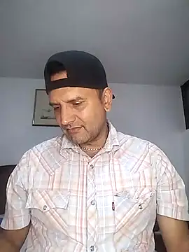 RogueTraveler online show from 10-20-25, 03:29