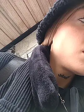 Dani pegin online show from 12-19-25, 01:51