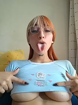 Snapshot of Dani_pegin chatting on 06-25-26, 12:53 Dani pegin online show from 06-25-26, 12:53