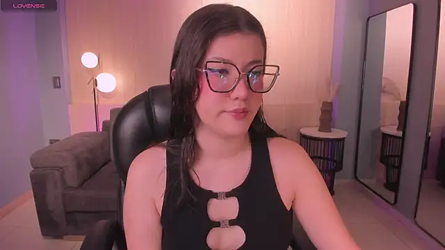 Snapshot of AmberFarrell chatting on 06-28-26, 05:41 AmberFarrell online show from 06-28-26, 05:41