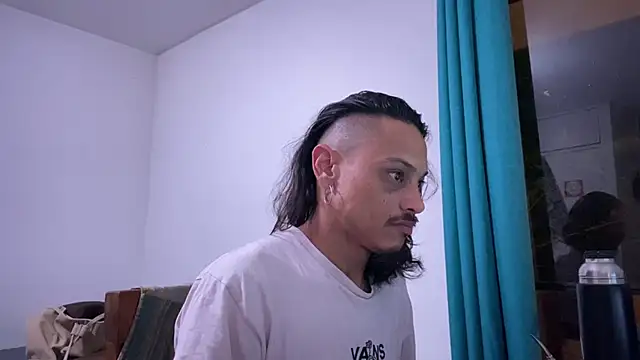 Snapshot of villanocat chatting on 12-13-24, 03:38 villanocat online show from 12-13-24, 03:38