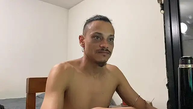 Snapshot of villanocat chatting on 12-18-24, 06:10 villanocat online show from 12-18-24, 06:10