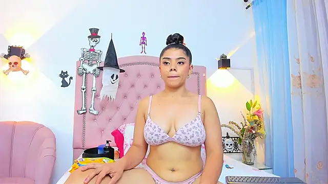 JulieeHabubu online show from 10-29-25, 03:20