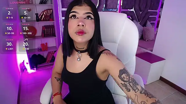 AliceWalker 11 online show from 02-27-25, 08:20