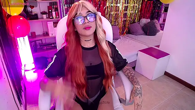 AliceWalker 11 online show from 09-17-25, 08:21