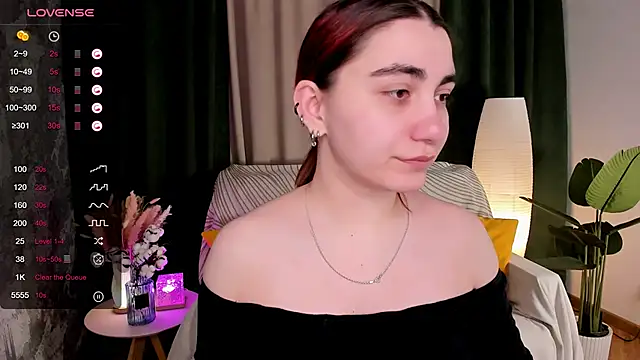 hannacheekss  online show from 03-31-26, 02:02