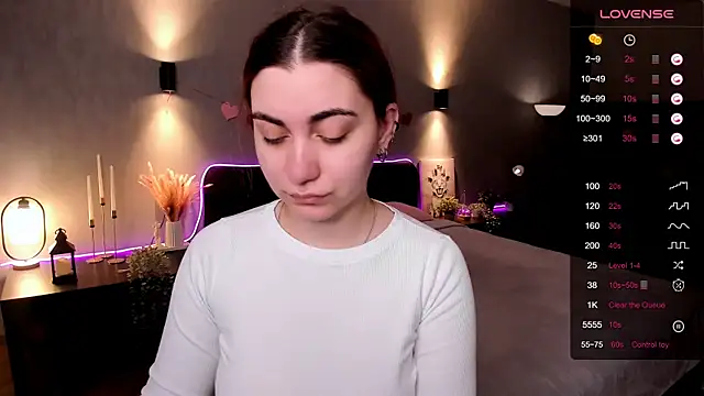 hannacheekss  online show from 04-06-26, 01:58