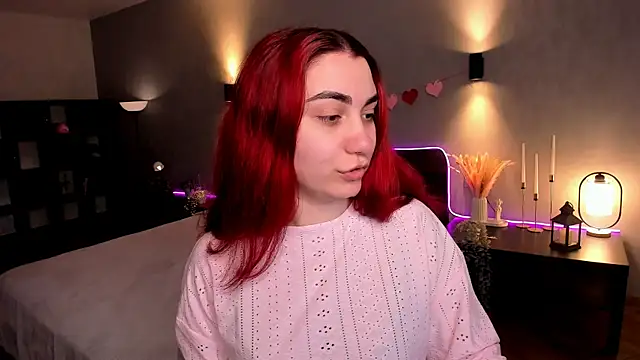 Snapshot of hannacheekss_ chatting on 06-15-26, 02:03 hannacheekss online show from 06-15-26, 02:03