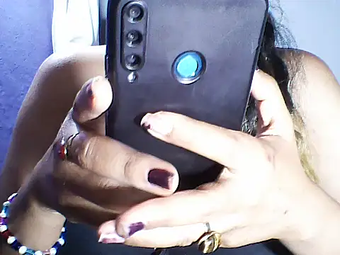 layanah12 online show from 11-15-25, 06:48