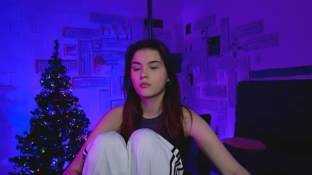 EvaThopson online show from 01-18-25, 03:38