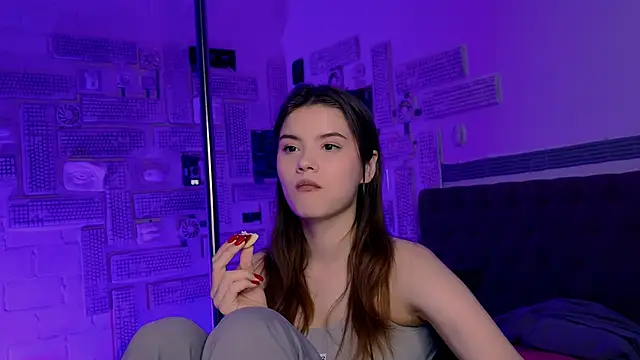 EvaThopson online show from 02-06-25, 03:09