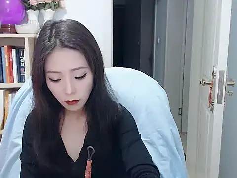 Snapshot of SuSushi728 chatting on 01-18-26, 04:11 SuSushi728 online show from 01-18-26, 04:11