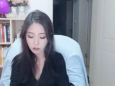 Snapshot of SuSushi728 chatting on 02-15-26, 04:14 SuSushi728 online show from 02-15-26, 04:14