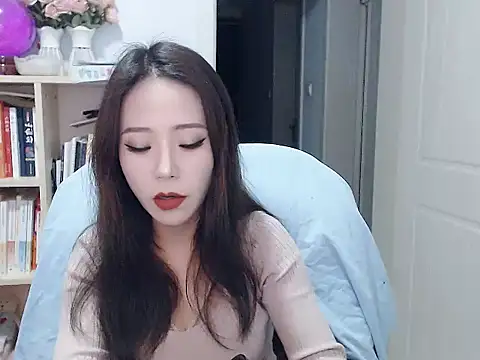 Snapshot of SuSushi728 chatting on 02-25-26, 04:05 SuSushi728 online show from 02-25-26, 04:05