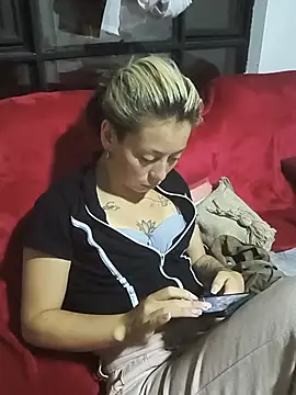 Snapshot of Tefannyy_ chatting on 07-23-26, 01:58 Tefannyy online show from 07-23-26, 01:58