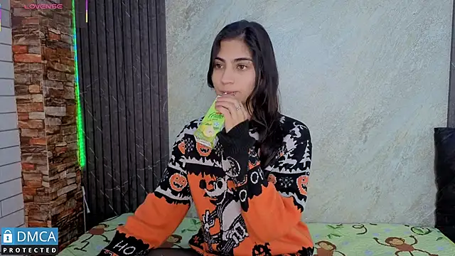 SolBeaumont1 online show from 09-10-25, 07:36