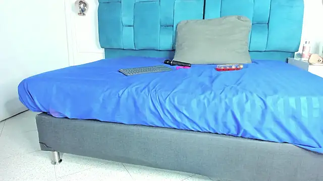 mia  fernandez online show from 02-28-26, 12:06