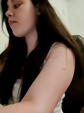 Snapshot of leeya_lee chatting on 02-07-25, 07:59 leeya lee online show from 02-07-25, 07:59