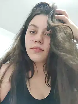 Snapshot of leeya_lee chatting on 02-24-25, 02:08 leeya lee online show from 02-24-25, 02:08