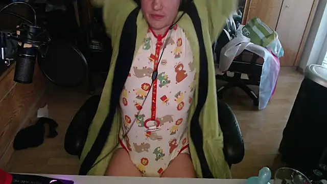 Snapshot of BabyDracoDarkfang chatting on 04-17-26, 06:38 BabyDracoDarkfang online show from 04-17-26, 06:38