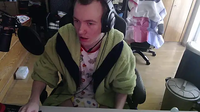 Snapshot of BabyDracoDarkfang chatting on 04-23-26, 10:36 BabyDracoDarkfang online show from 04-23-26, 10:36