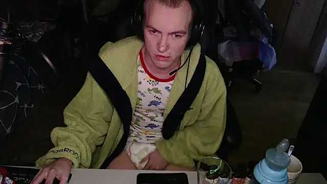 Snapshot of BabyDracoDarkfang chatting on 05-12-26, 05:43 BabyDracoDarkfang online show from 05-12-26, 05:43