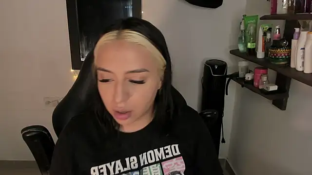 AnnikaMerliahh  online show from 01-07-26, 12:46