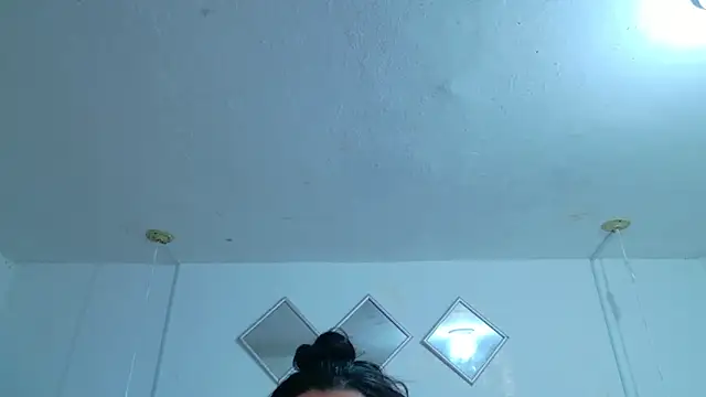 EileenBenzon online show from 04-17-26, 03:15