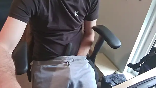 Snapshot of an4y8ot chatting on 03-01-26, 02:30 an4y8ot online show from 03-01-26, 02:30