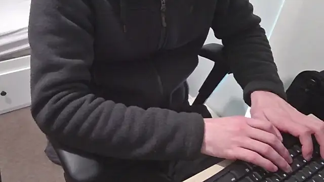 Snapshot of an4y8ot chatting on 03-05-26, 09:05 an4y8ot online show from 03-05-26, 09:05