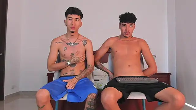 Snapshot of Ian_and_Noah chatting on 09-15-25, 09:26 Ian and Noah online show from 09-15-25, 09:26