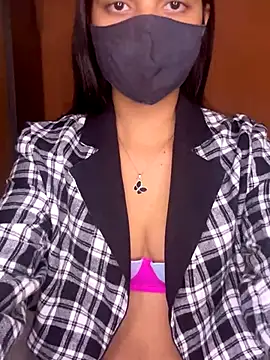 Snapshot of Black_baby chatting on 11-17-25, 06:03 Black baby online show from 11-17-25, 06:03