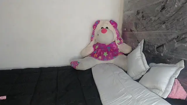 skinny sweet2411 online show from 12-18-25, 04:29