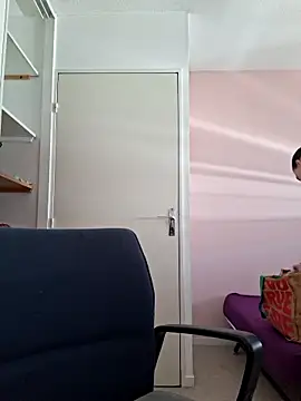 Snapshot of Nell-X chatting on 05-29-26, 11:19 Nell-X online show from 05-29-26, 11:19