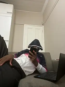 Snapshot of Mischevous_T69 chatting on 10-07-25, 02:25 Mischevous T69 online show from 10-07-25, 02:25