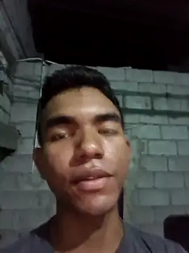 Snapshot of Reynold2608 chatting on 03-09-26, 02:04 Reynold2608 online show from 03-09-26, 02:04