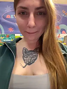 Sunny   Bunny online show from 05-17-26, 01:07