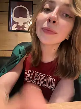Snapshot of Sunny___Bunny chatting on 06-26-26, 01:48 Sunny Bunny online show from 06-26-26, 01:48