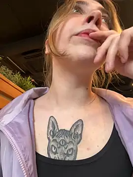Snapshot of Sunny___Bunny chatting on 07-07-26, 01:04 Sunny Bunny online show from 07-07-26, 01:04