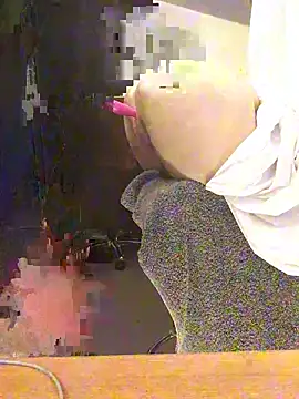 Snapshot of Inseminator69 chatting on 12-29-24, 02:31 Inseminator69 online show from 12-29-24, 02:31