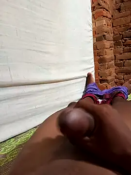 Snapshot of paugrande453 chatting on 11-11-25, 11:10 paugrande453 online show from 11-11-25, 11:10