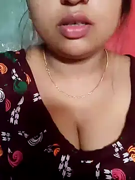 Snapshot of Priya_2222 chatting on 12-05-24, 10:44 Priya 2222 online show from 12-05-24, 10:44