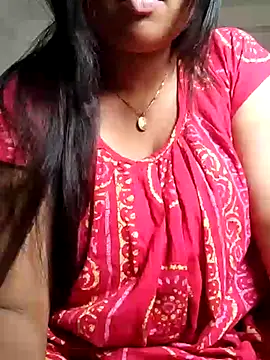 Snapshot of Priya_2222 chatting on 02-27-25, 05:45 Priya 2222 online show from 02-27-25, 05:45