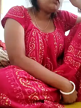 Snapshot of Priya_2222 chatting on 03-07-25, 11:07 Priya 2222 online show from 03-07-25, 11:07