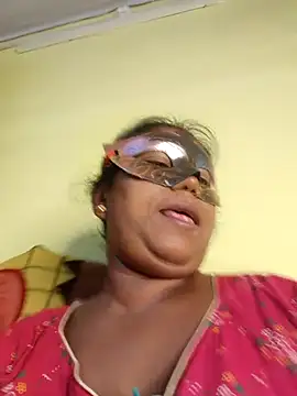 Snapshot of tinabhabhi chatting on 10-15-25, 11:32 tinabhabhi online show from 10-15-25, 11:32