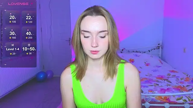 Wild Sophie  online show from 12-17-25, 04:57