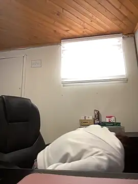 Hilary pinkk online show from 03-05-26, 08:38